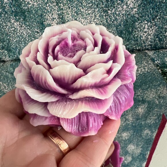 Peony Candle – Handmade Lilac Scented Gift - Picture 2 of 5